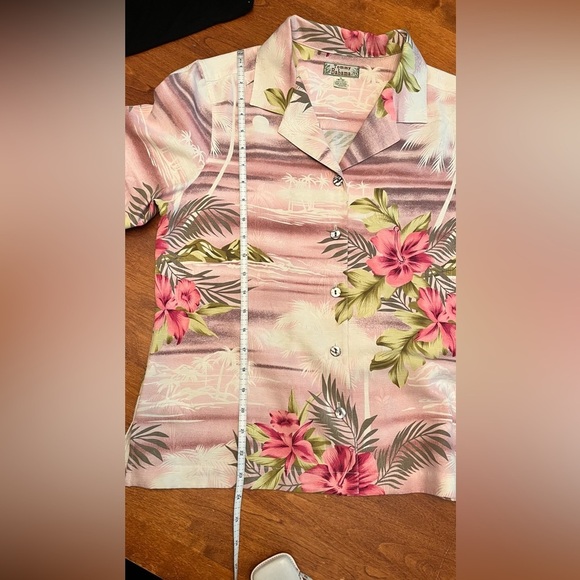 Tommy Bahama ladies shirt size medium 100% silk summer casual lightweight chic - Picture 6 of 7